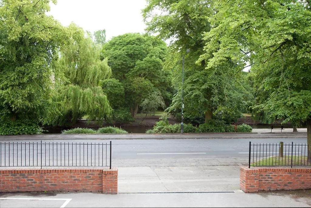 Riverbank View Three Bedroom Apartment With Free Parking York
