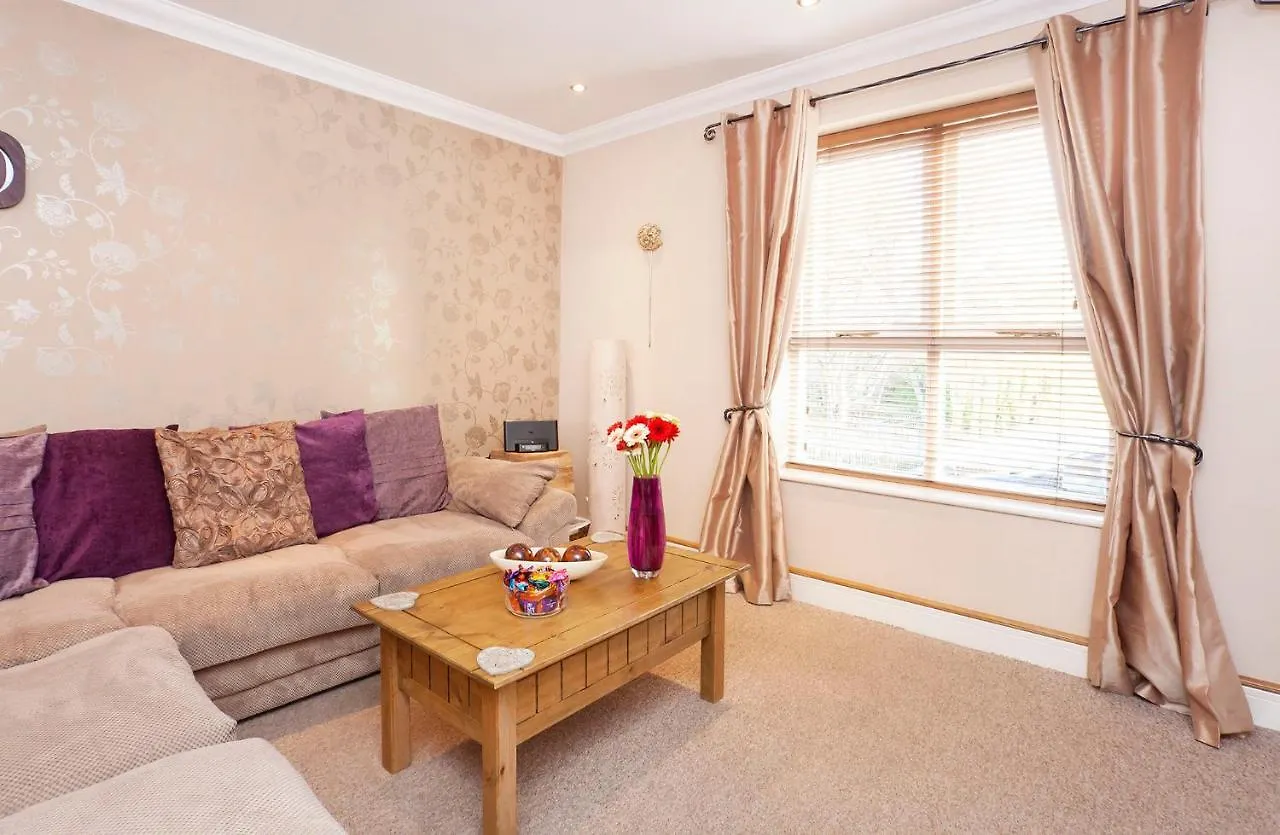 Riverbank View Three Bedroom Apartment With Free Parking York