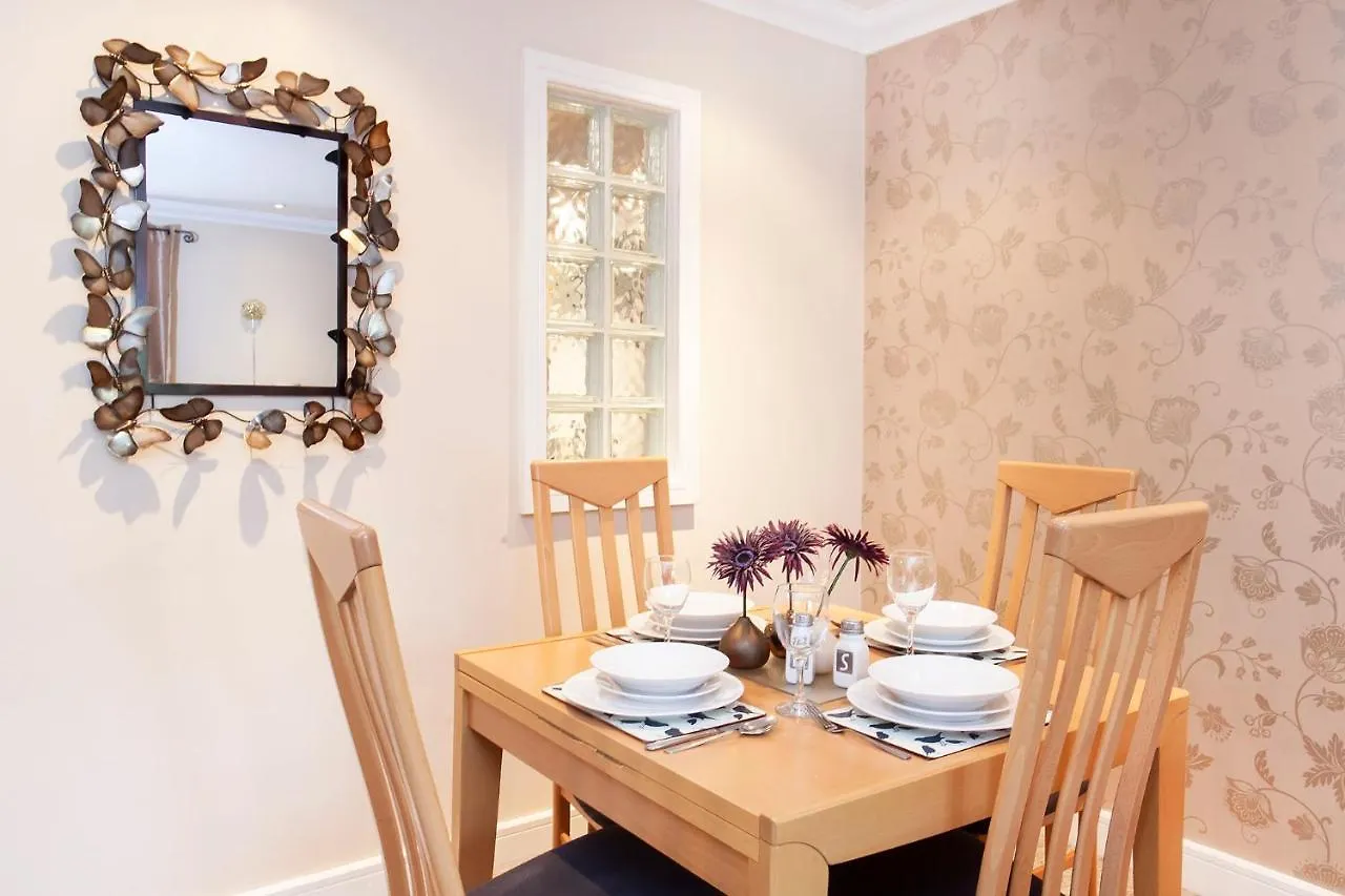 Riverbank View Three Bedroom Apartment With Free Parking York United Kingdom