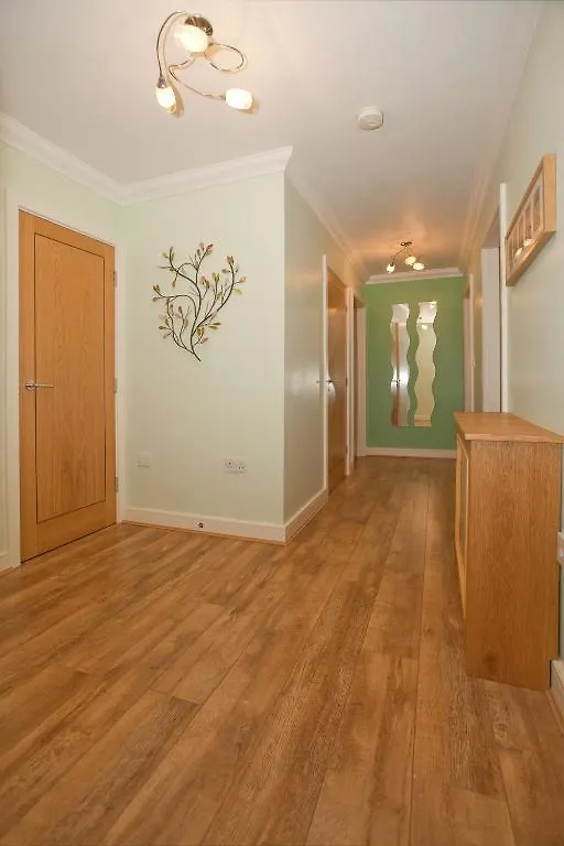 Riverbank View Three Bedroom Apartment With Free Parking York 0*,